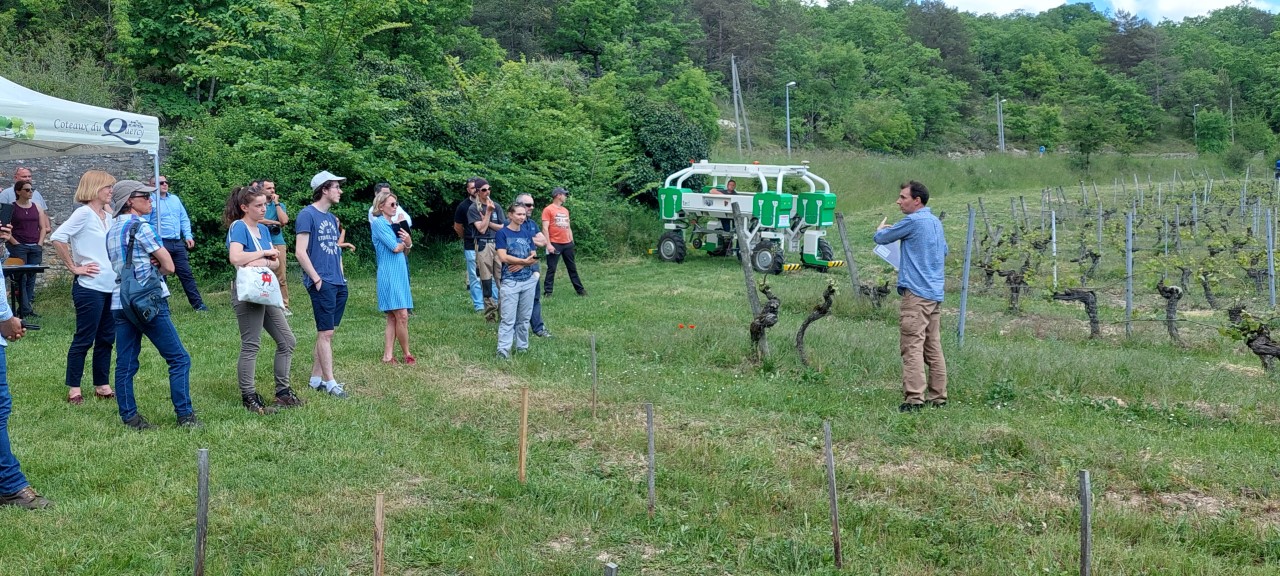 Retour sur la démonstration de robots viticoles au Lycée des Territoires