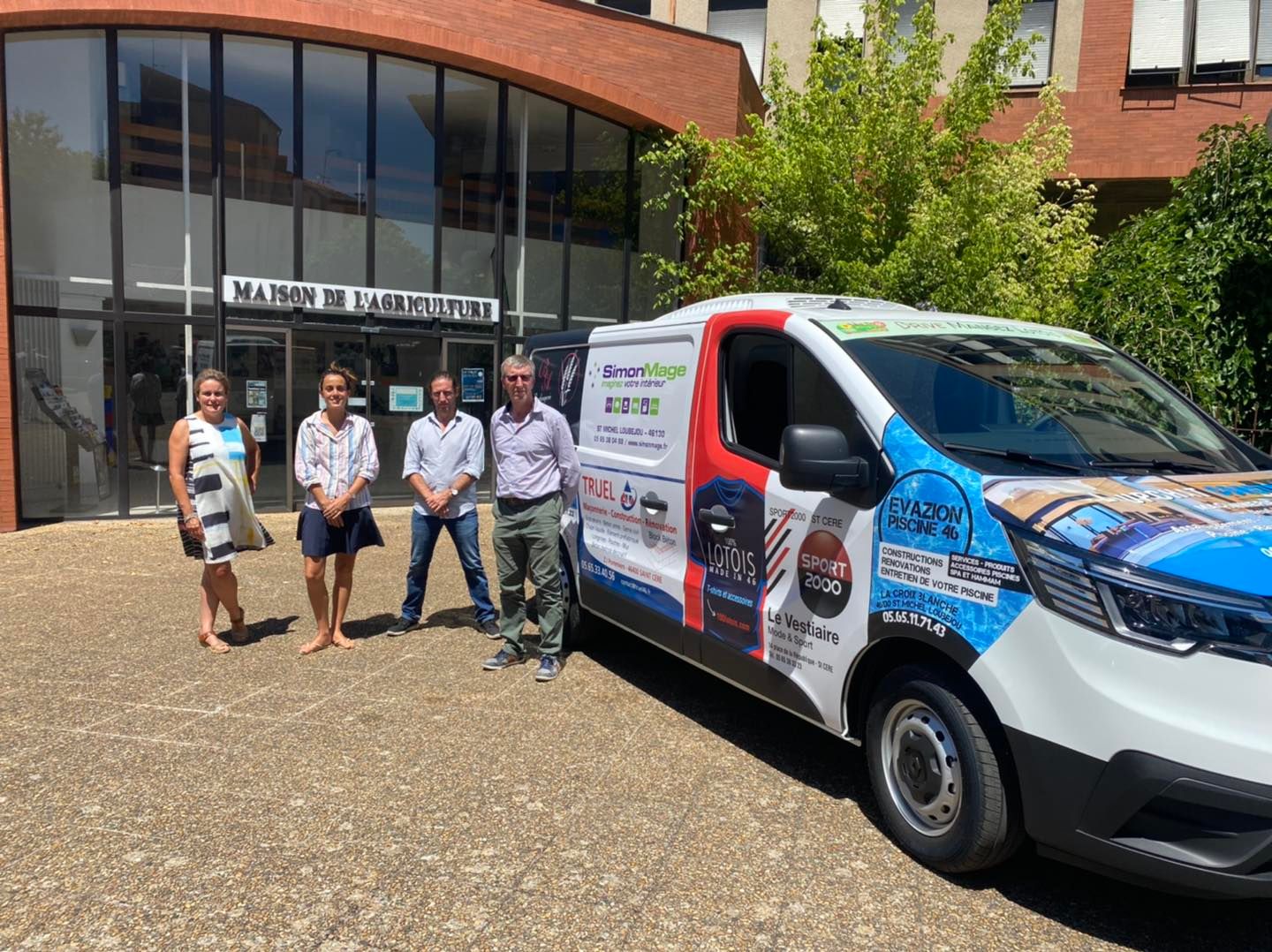 L&rsquo;association Mangez Lotois se dote d&rsquo;un nouveau camion frigorifique