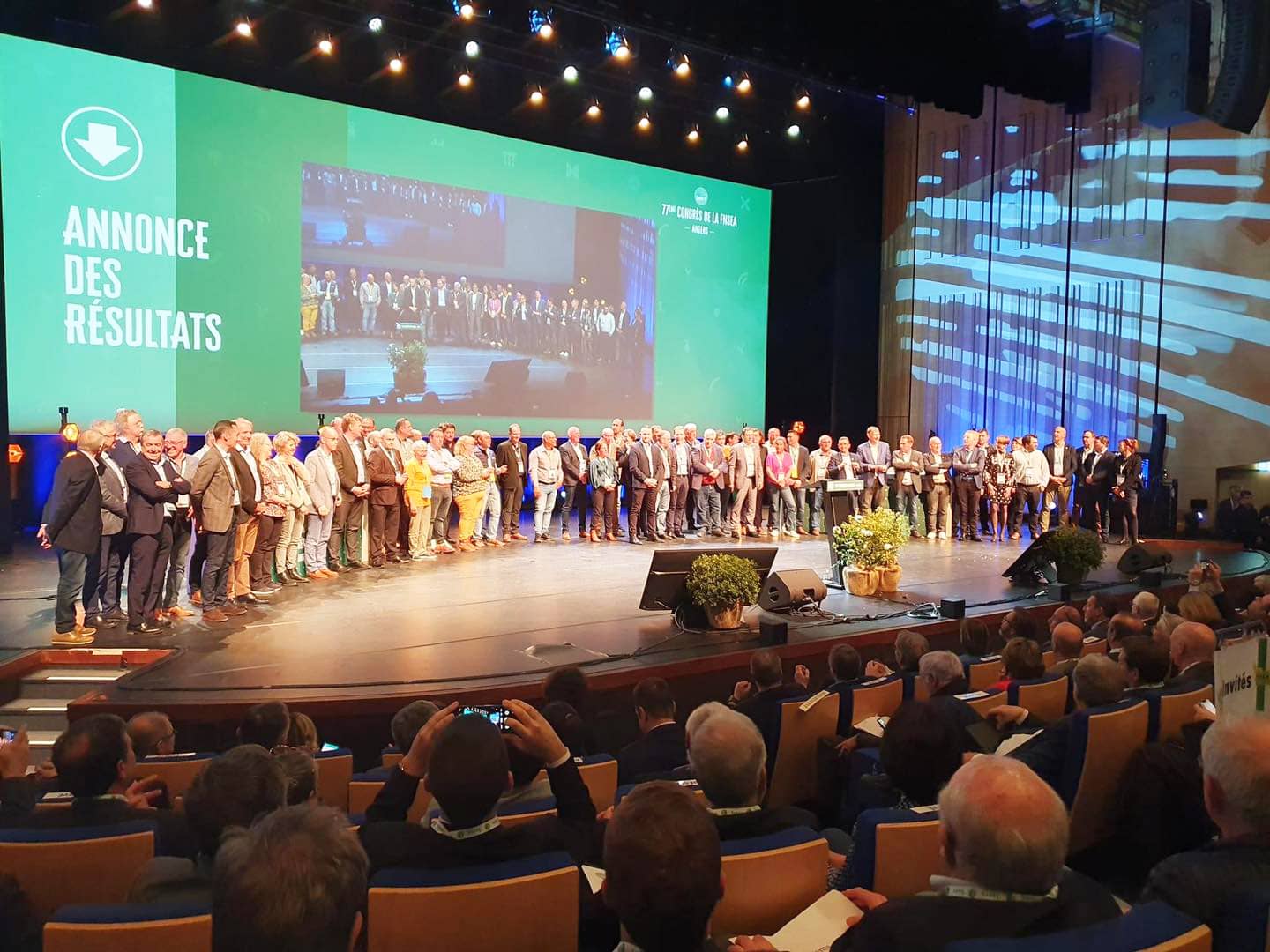 Christiane LAMBERT a reçu un hommage sincère et appuyé des 1200 délégués présents