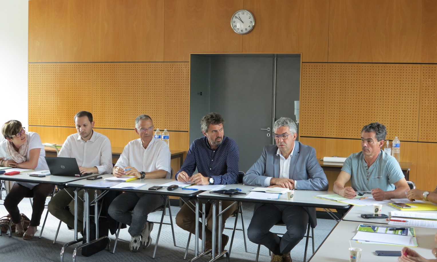 Enjeux agricoles du Lot&nbsp;: Retards, Contrats Durables, crise de la filière noix et prédation par le loup