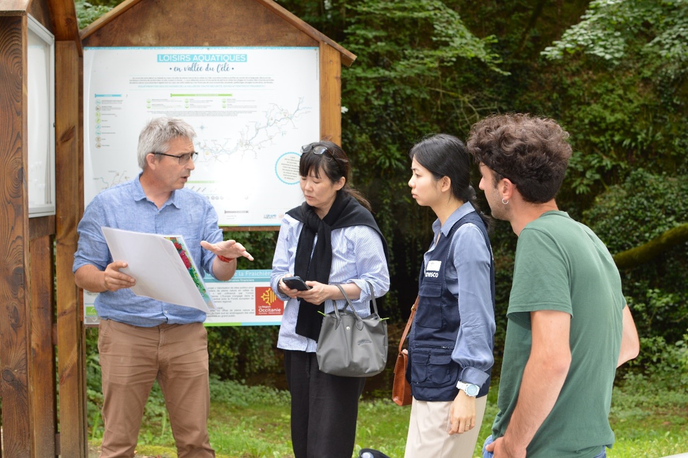 Des représentants de L&rsquo;UNESCO découvrent les actions sur l&rsquo;eau développée par le Géoparc des Causses du Quercy
