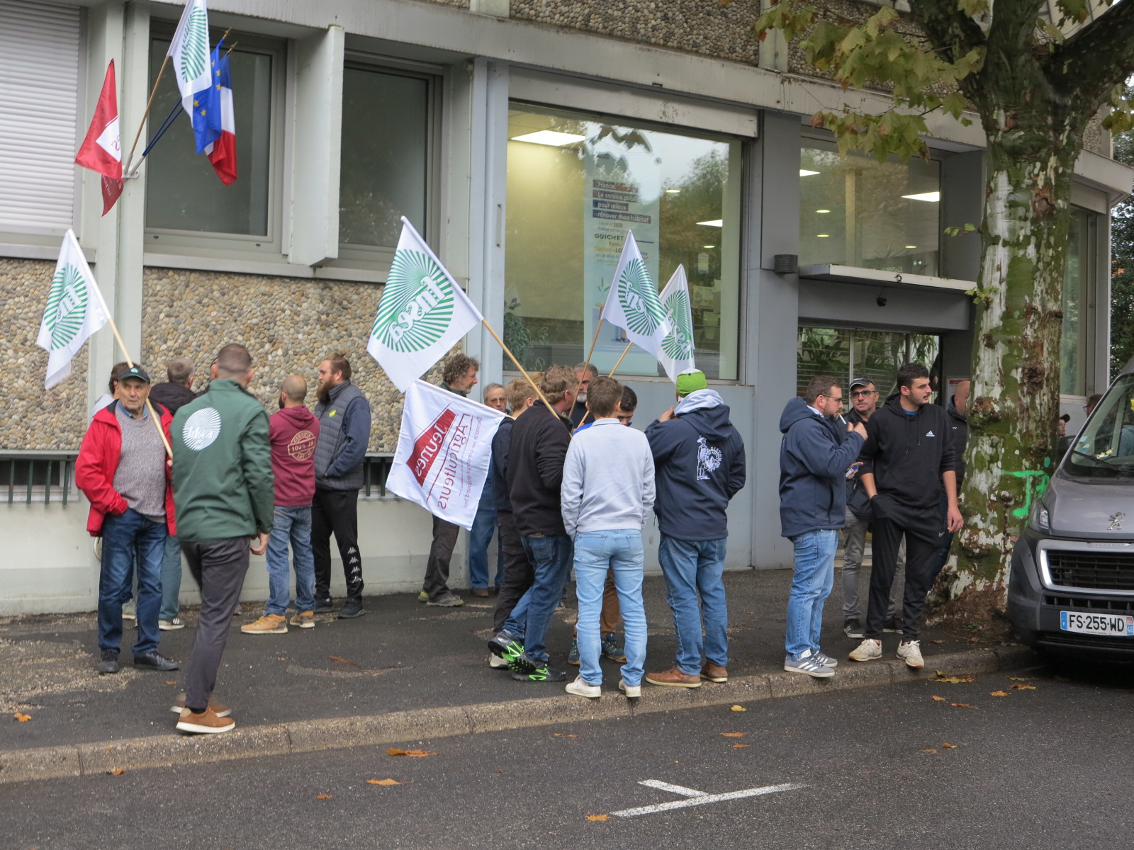 Contrôle OFB: FDSEA et JA en soutien d’un jeune agriculteur incriminé