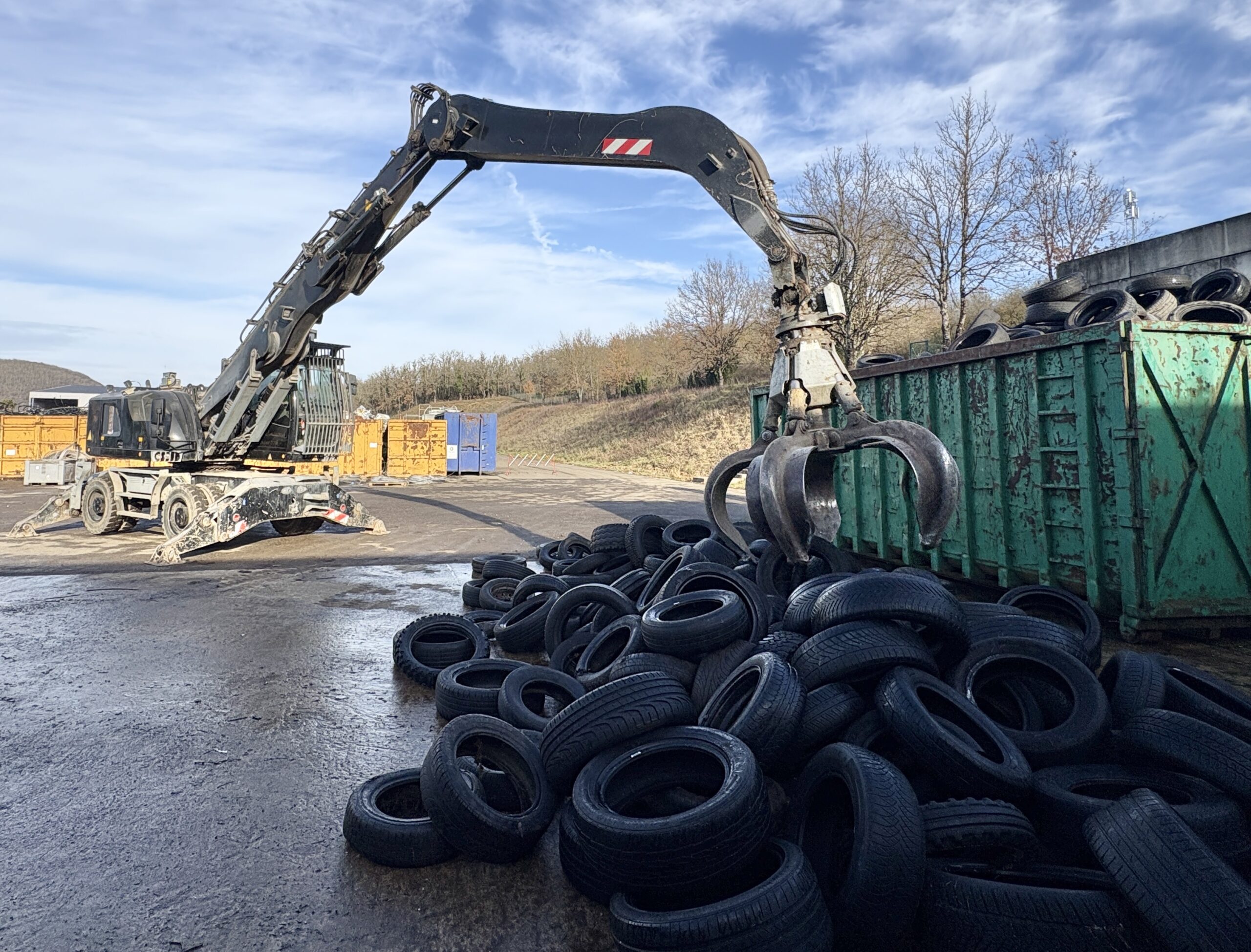 L&rsquo;entreprise Paprec à Mercuès collecte et trie les pneus agricoles